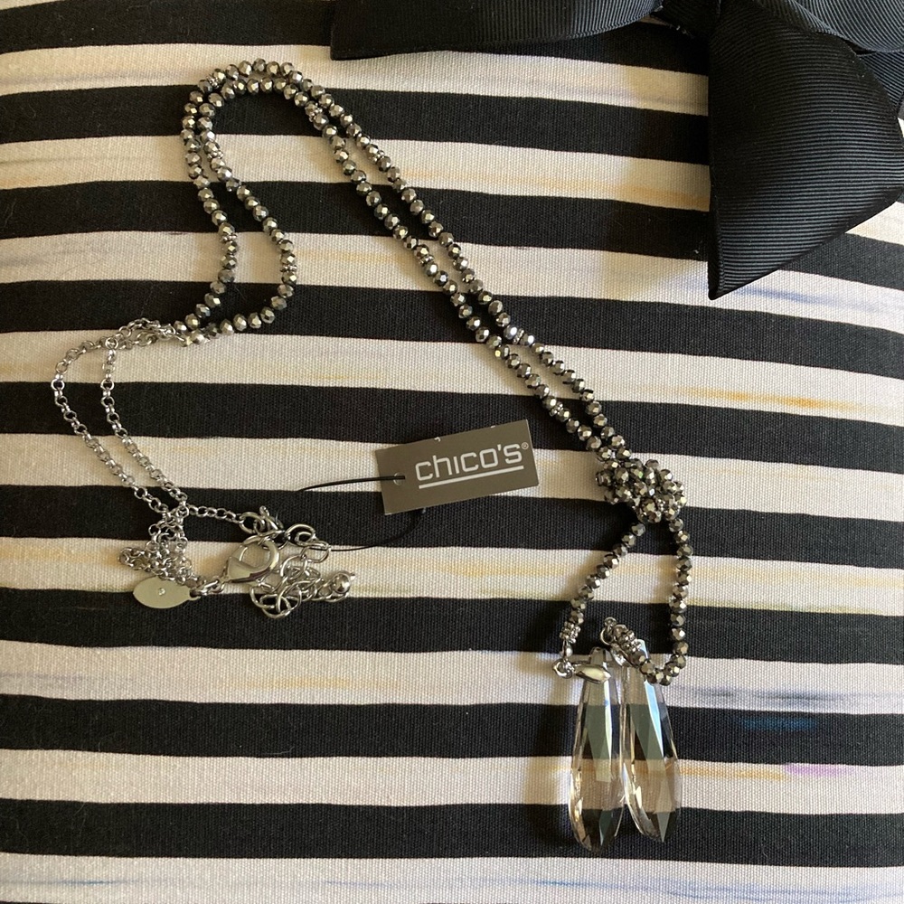 Chico’s NWT lone sparkle drop Pendant 28-32” L